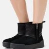 UGG Damen Stiefel "Classic Tech Mini" - Snowboot/Winterstiefel - Black